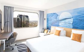 โรงแรมโนโวเทล ปารีส ซองทร์ ตูร์ไอเฟล